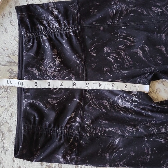 Lululemon Runday Crop Full On Luxtreme Sz4 - Picture 6 of 10